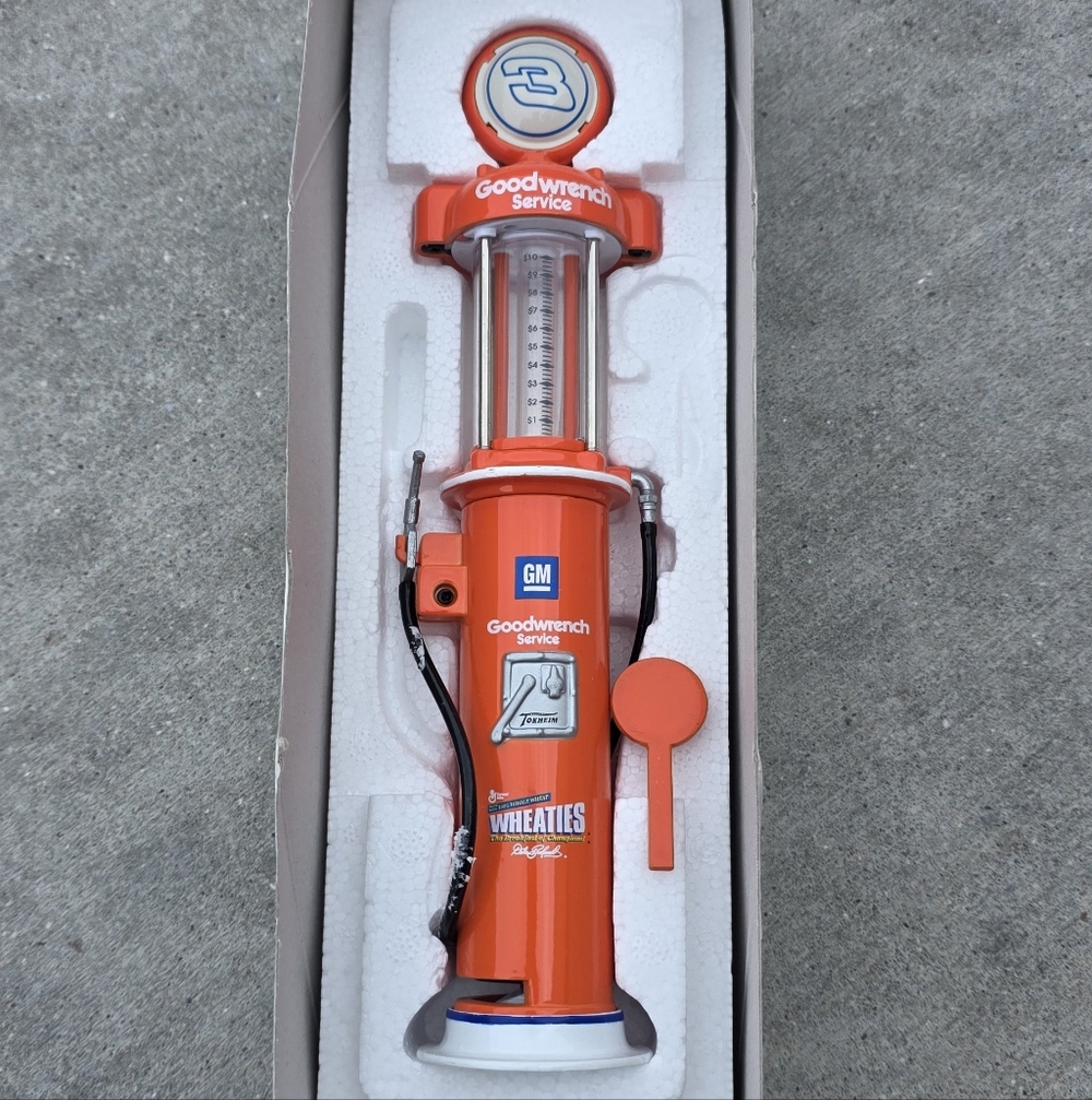 Dale Earnhardt 1:64 Scale Gas Pump 1 Of 6000 Made World Wide. 1997 W169724019-1